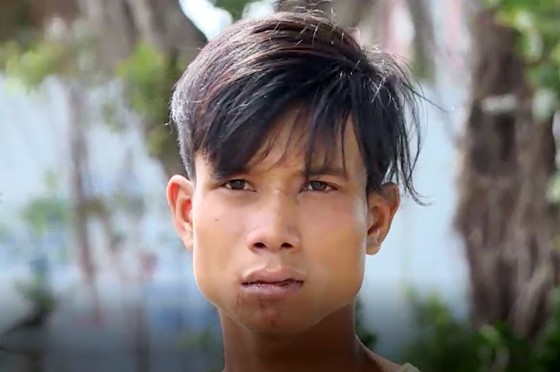 VIDEO: Bắt đối tượng ngáo đá dùng dao khống chế phụ nữ mang thai ảnh 2