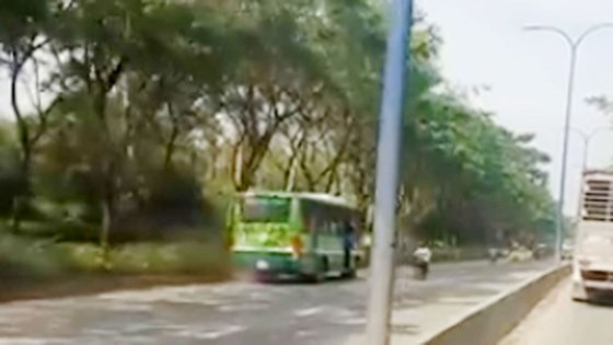 Đình chỉ tài xế xe buýt truy đuổi xe container đòi bồi thường sau va chạm ảnh 2