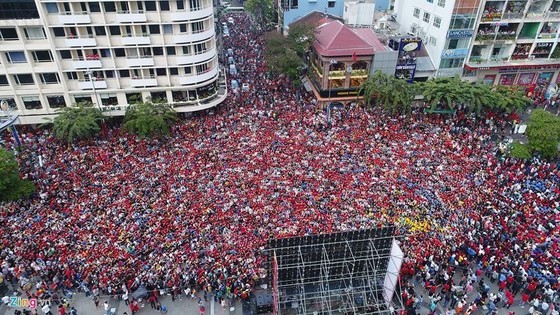 越南U23 足球隊是人民心目中的冠軍 ảnh 2