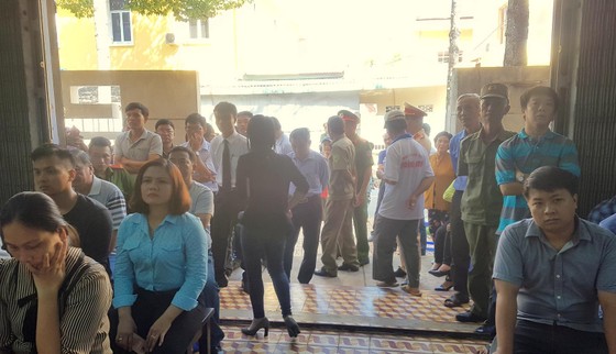 Dời thời gian tuyên án vụ cán bộ QLLT tỉnh Sóc Trăng ảnh 2