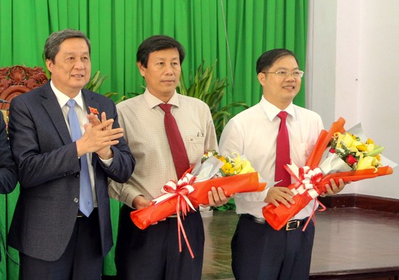 Cần Thơ miễn nhiệm 2 Giám đốc Sở ảnh 2