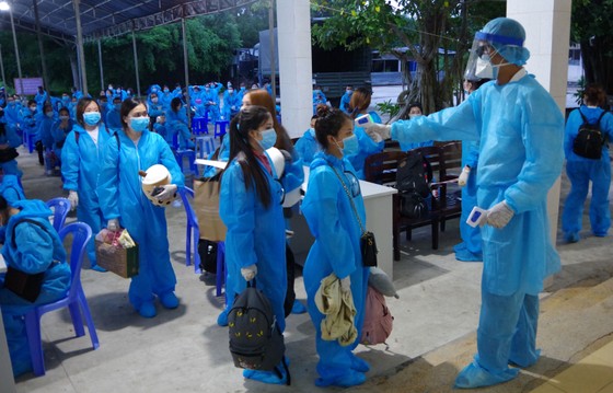 Cách ly tập trung 146 công dân từ Singapore về nước ảnh 1