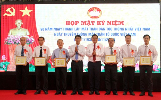 Sóc Trăng: 6 cá nhân nhận Kỷ niệm chương “Vì sự nghiệp đại đoàn kết dân tộc” ảnh 1