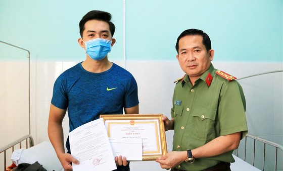 Đại tá Đinh Văn Nơi: 'Không khoan nhượng với các loại tội phạm' ảnh 6