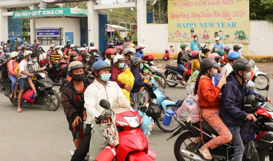 Sóc Trăng hỗ trợ tiền ăn cho hơn 30.000 người dân trở về quê ảnh 1