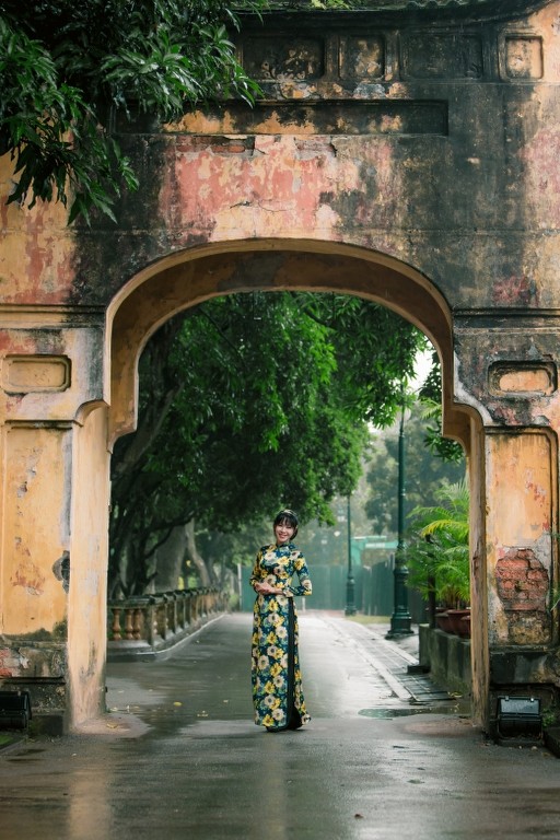 Sao Việt khoe sắc với áo dài “Cô Bông Sài Gòn” ảnh 3