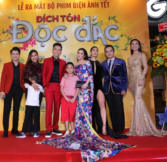 Như Quỳnh bất ngờ dự ra mắt phim Tết cùng Hoài Linh ảnh 3