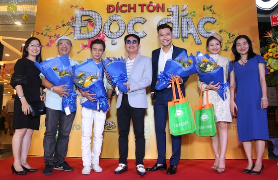 Như Quỳnh bất ngờ dự ra mắt phim Tết cùng Hoài Linh ảnh 7