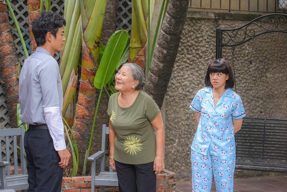 Cả đoàn phim bật khóc trên phim trường ảnh 5