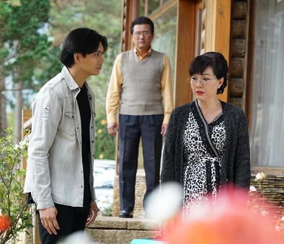 Yêu và hận trong ""Dòng đời chảy ngược"" ảnh 1