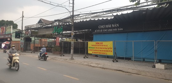 Hàng quán chưa 'mặn' việc mở bán tại chỗ ảnh 2