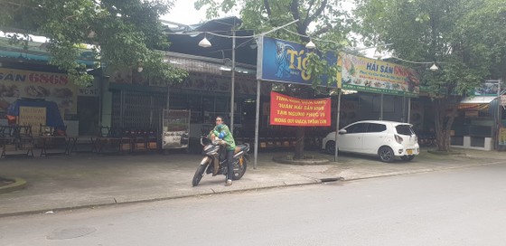 Hàng quán chưa 'mặn' việc mở bán tại chỗ ảnh 3