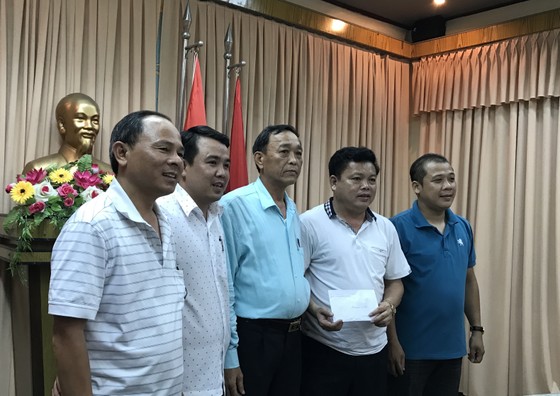 Bắt nhóm đối tượng đập phá 12 ô tô ảnh 1