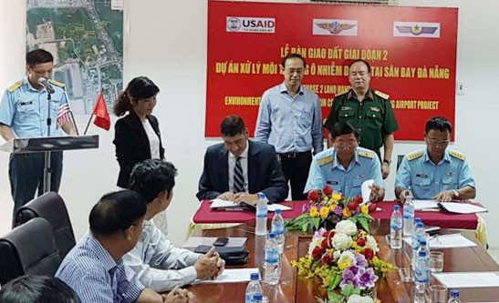 Bàn giao 12,7ha đất quốc phòng để mở rộng sân bay quốc tế Đà Nẵng ảnh 1