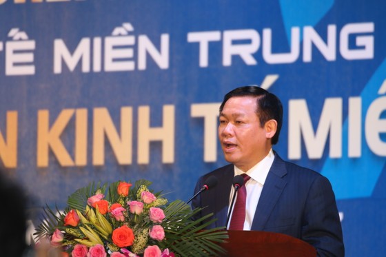 Đi tìm còn đường phát triển bền vững cho miền Trung ảnh 1