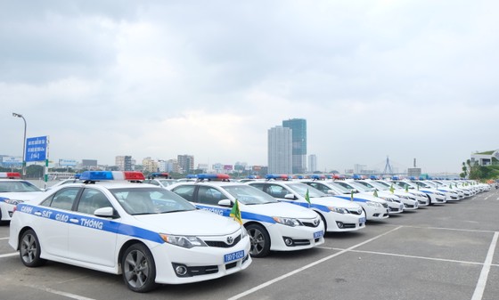 Lực lượng CSGT ra quân đảm bảo trật tự ATGT tại Tuần lễ cấp cao APEC ảnh 5