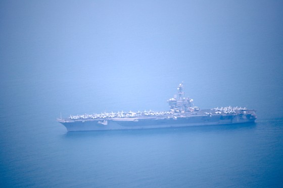 Tàu sân bay USS Carl Vinson đang vào cảng Tiên Sa - Đà Nẵng ảnh 1