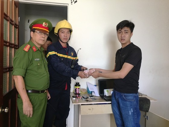 Đà Nẵng: Cháy kho hàng tại công ty thiết bị số ảnh 2