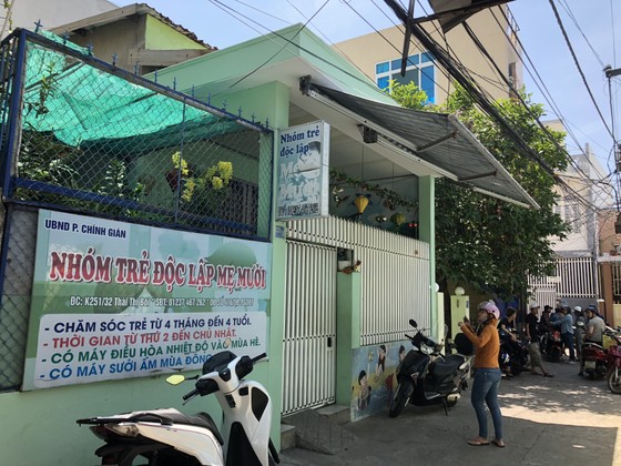 Vụ bạo hành trẻ tại nhóm trẻ Mẹ Mười: Công an đang làm việc với chủ nhóm Đinh Thị Hồng ảnh 1