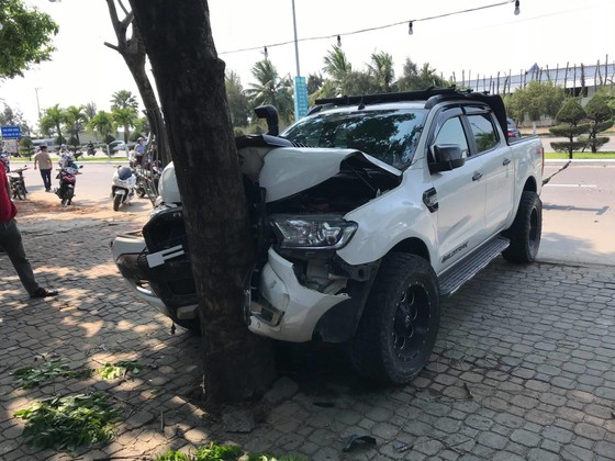 Phóng viên Báo Người Lao Động bị đánh hội đồng khi đang tác nghiệp hiện trường vụ TNGT ảnh 1