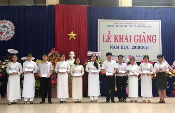 Lễ khai trường gói gọn chưa đầy 45 phút ở Đà Nẵng ảnh 1