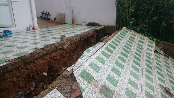 Sạt lở gây sập nhà ở Đà Lạt, cụ ông 81 tuổi bị thương nặng ảnh 2