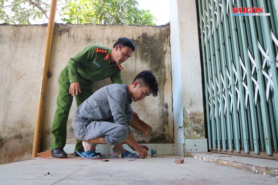 Lậm Đồng: Thực nghiệm hiện trường vụ cài mìn trước nhà dân ảnh 4