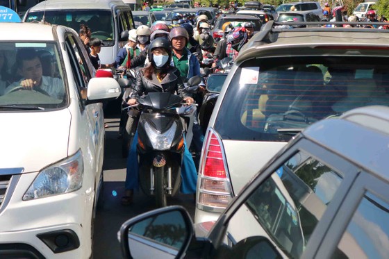 Hết tết, Đà Lạt vẫn đông nghẹt ảnh 8