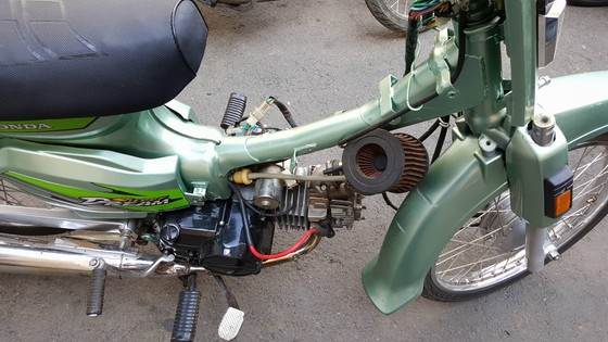 Hàng chục dân chơi tuổi "teen" tụ tập đua xe tại Đà Lạt ảnh 3