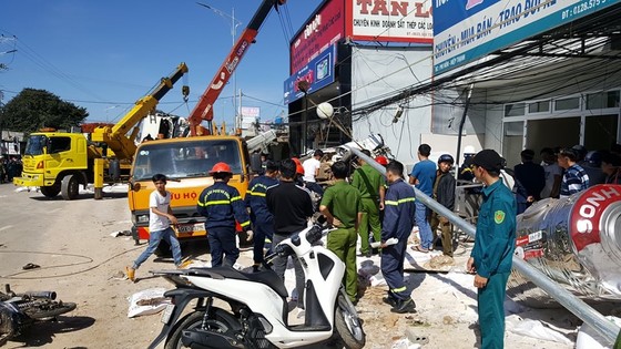 Tai nạn thảm khốc trên QL 20, ít nhất 5 người tử vong tại chỗ ảnh 1