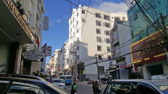 Sẽ cưỡng chế khách sạn xây vượt tầng, sai phép giữa trung tâm Đà Lạt ảnh 1