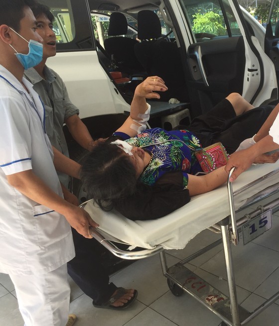 Thêm 1 nạn nhân tử vong trong vụ lật xe trên đèo Khánh Lê ảnh 1