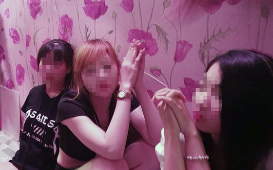 Bắt 2 tụ điểm mại dâm núp bóng massage ảnh 1