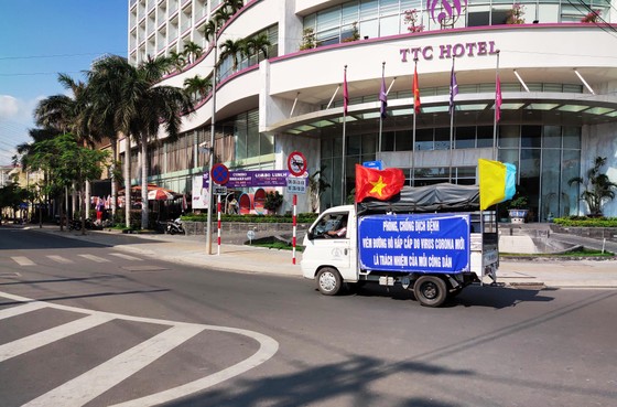 Biển Nha Trang không bóng người trong ngày đầu thực hiện Chỉ thị 16 về phòng, chống dịch Covid-19 ảnh 8