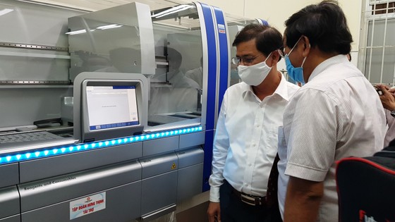 Theo các bác sĩ Bệnh viện Đa khoa Khánh Hòa cho biết, đây là hệ thống máy xét nghiệm Covid hiện đại nhất miền Trung hiện nay. ảnh 3