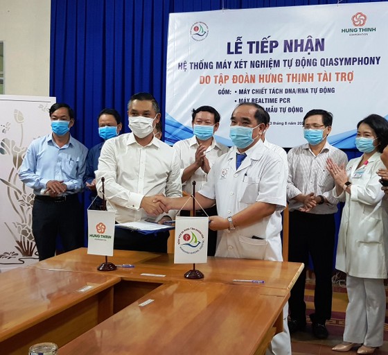 Theo các bác sĩ Bệnh viện Đa khoa Khánh Hòa cho biết, đây là hệ thống máy xét nghiệm Covid hiện đại nhất miền Trung hiện nay. ảnh 1