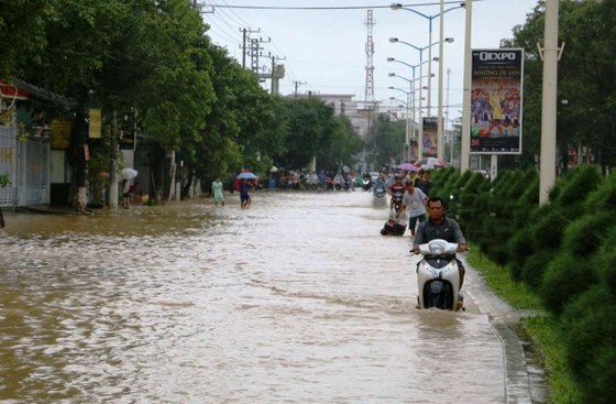 Cha và 2 con nhỏ chết thảm do nước lũ cuốn ở Khánh Hòa ảnh 3