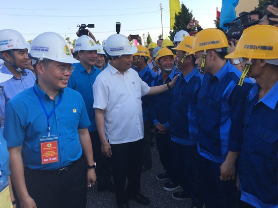 Thủ tướng thăm khu nhà ở dành cho công nhân ở Hà Nam ảnh 1