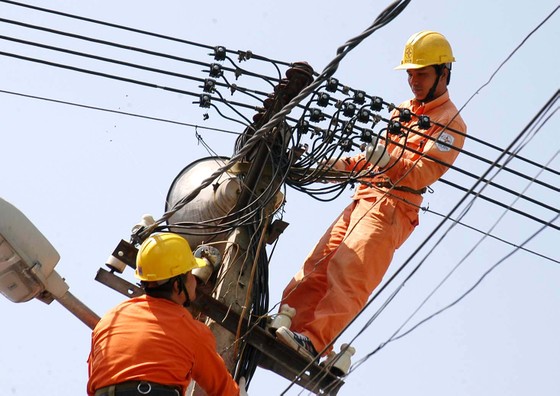 EVN thu 333.000 tỷ đồng, lãi 700 tỷ đồng ảnh 2