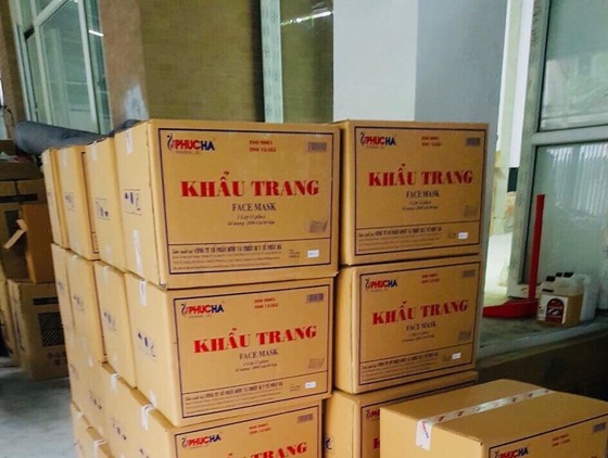 Bắt vụ thu gom 10 vạn khẩu trang để tuồn sang Trung Quốc ảnh 2