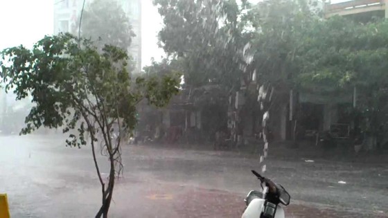 Cuối tháng 4 mà vẫn rét đậm ảnh 1