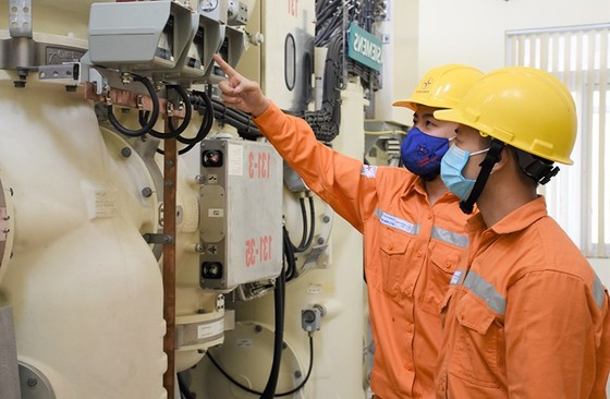 Khiếu nại tiền điện, 1.300 hóa đơn phải nộp thêm tiền, 700 hóa đơn được hoàn lại ảnh 1
