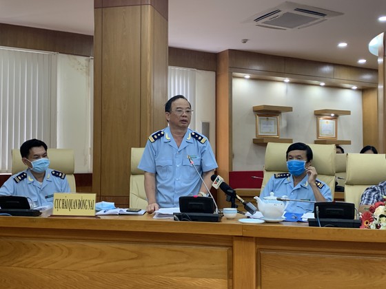 Hải quan 'tạm thời chấp nhận' sau phản ứng của doanh nghiệp ảnh 2