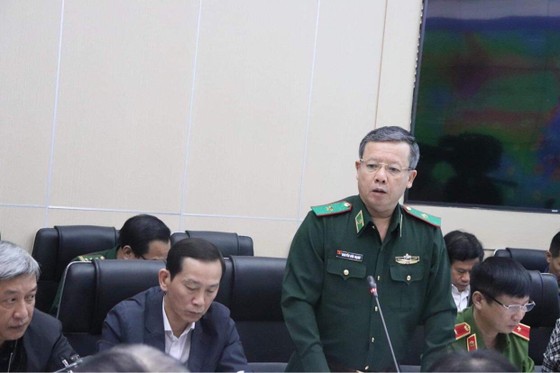 Cần thiết thì điều động máy bay trực thăng cứu trợ bà con miền Trung ảnh 6