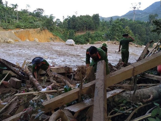 'Tổng rà soát' những nơi có thể xảy ra sạt lở trong đợt mưa lũ thứ 2 ảnh 1