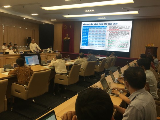 Thừa điện, EVN sẽ cắt bớt 1,7 tỷ kWh điện gió và điện mặt trời trong năm 2021 ảnh 1