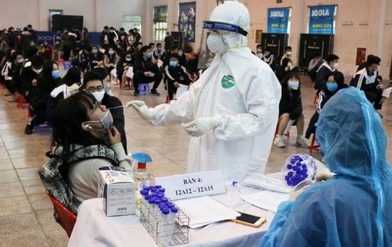 Kiến nghị sớm tiêm vaccine cho công nhân tại các nhà máy, khu công nghiệp ảnh 1