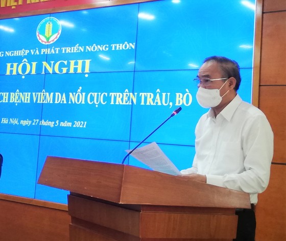Tiêu hủy gần 10.000 con trâu, bò vì bệnh lạ ảnh 1