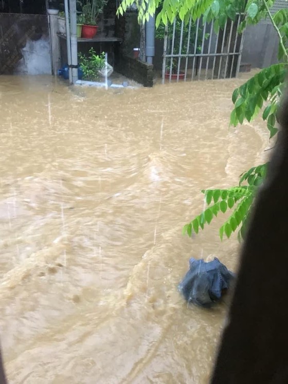 Mưa như trút, đèo Ô Quy Hồ sạt lở nghiêm trọng ảnh 2