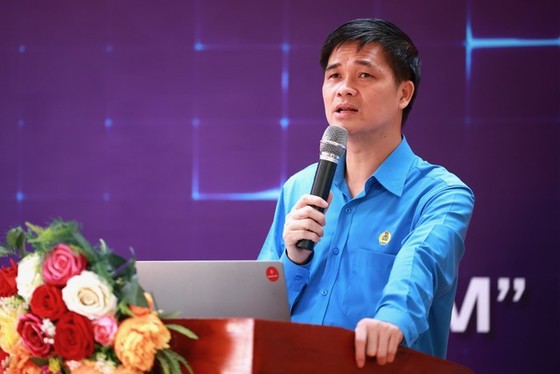 200.000 tài khoản trị giá 100 tỷ đồng hưởng ứng Chương trình 'Sóng và máy tính cho em' ảnh 2